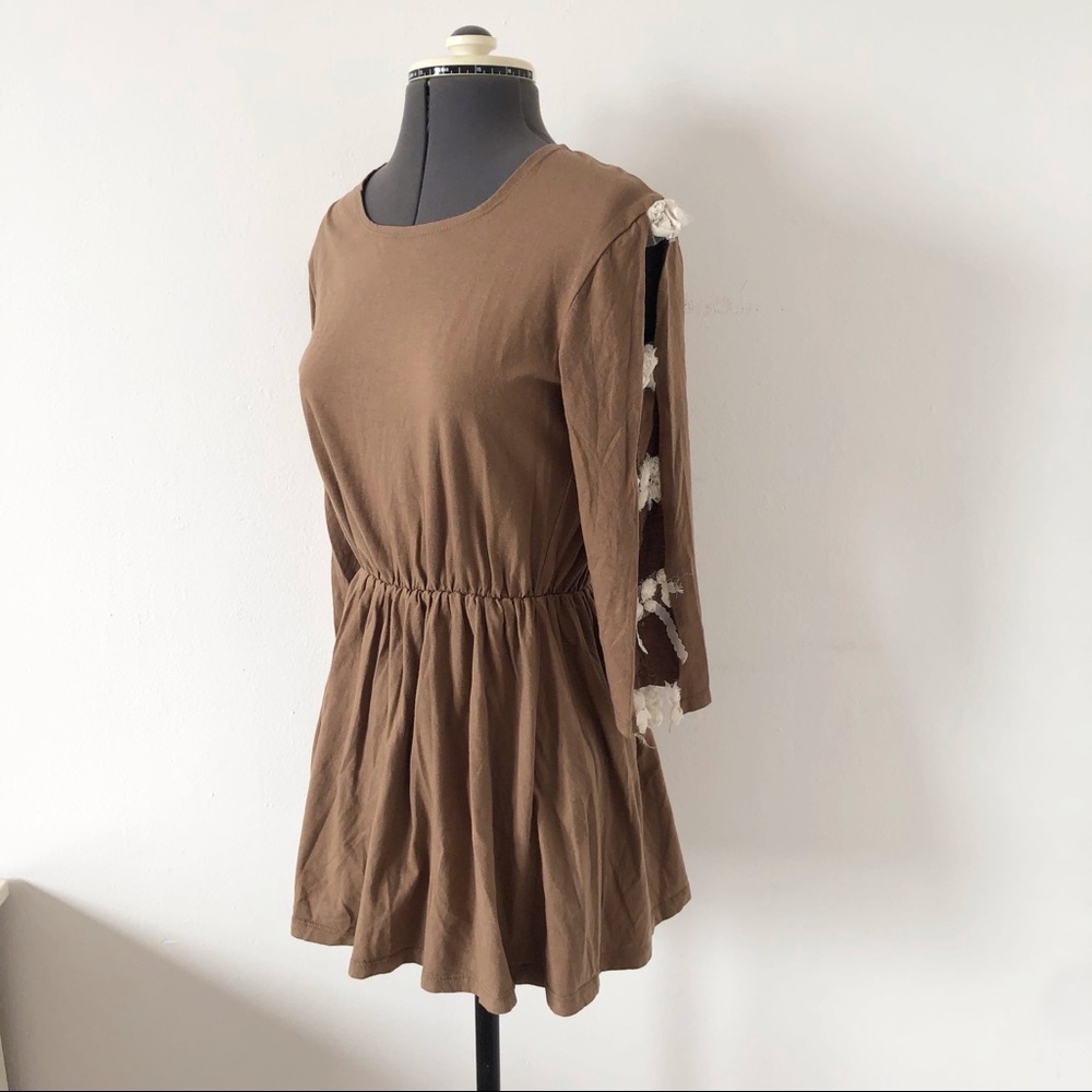 🎀 5/$25 Brown tunic dress with cut out arm detail sz XS